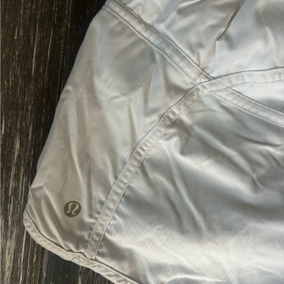 Lululemon shorts size 4 - Picture 6 of 8
